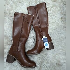 Universal thread boots